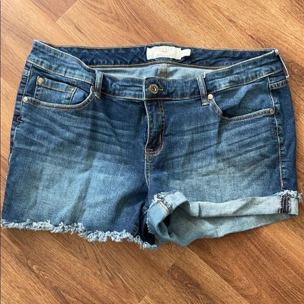 Torrid frayed hem jean shorts